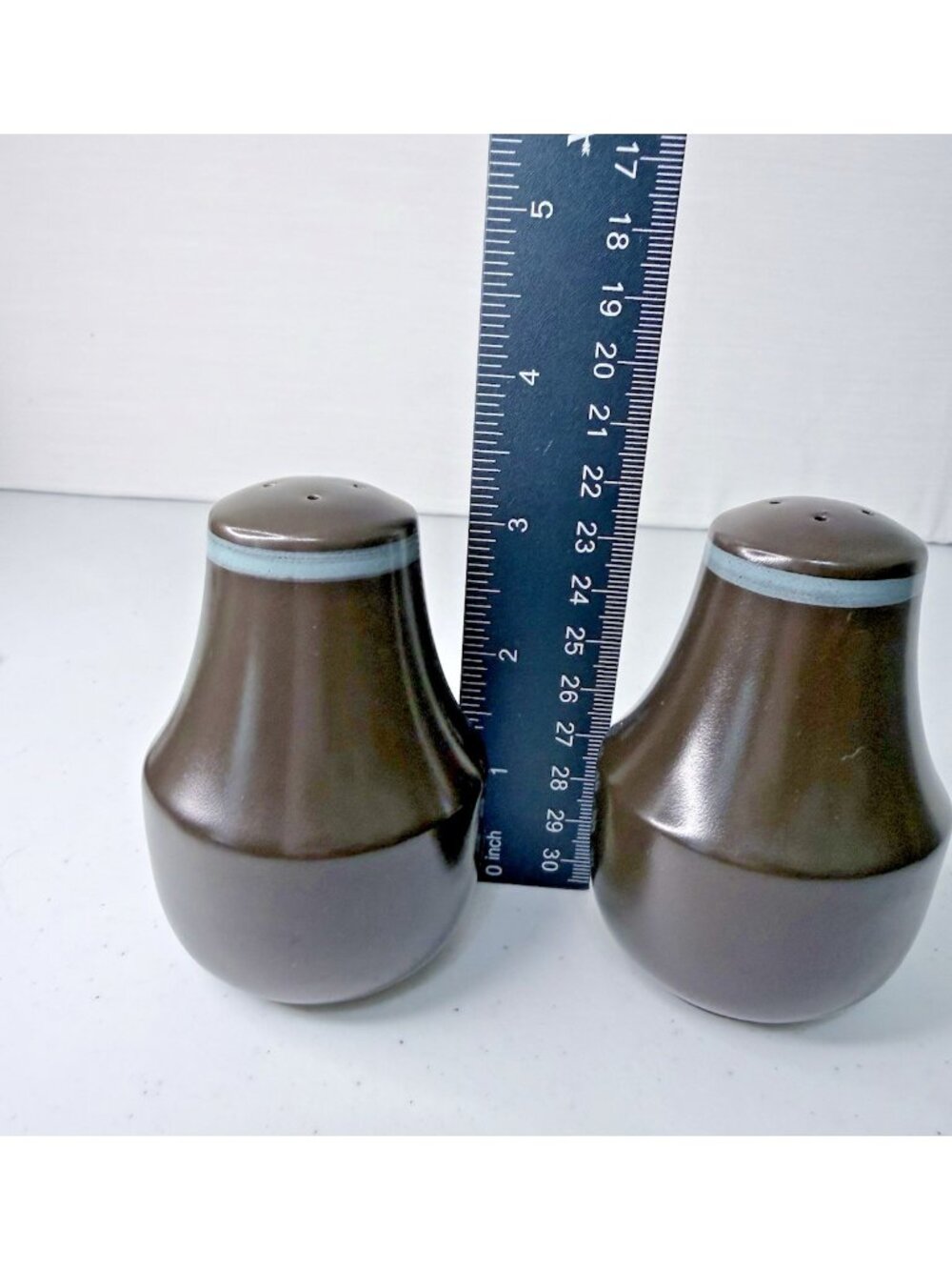 Salt And Pepper Shakers Mikasa Majorca Monja 7504 Japan Brown w/ Blue Stripe MCM